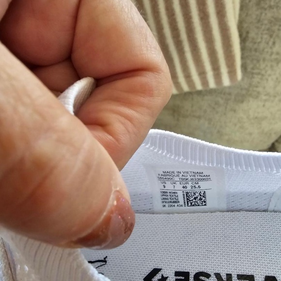 WOMENS NWOT CONVERSE SNEAKERS - Picture 3 of 4